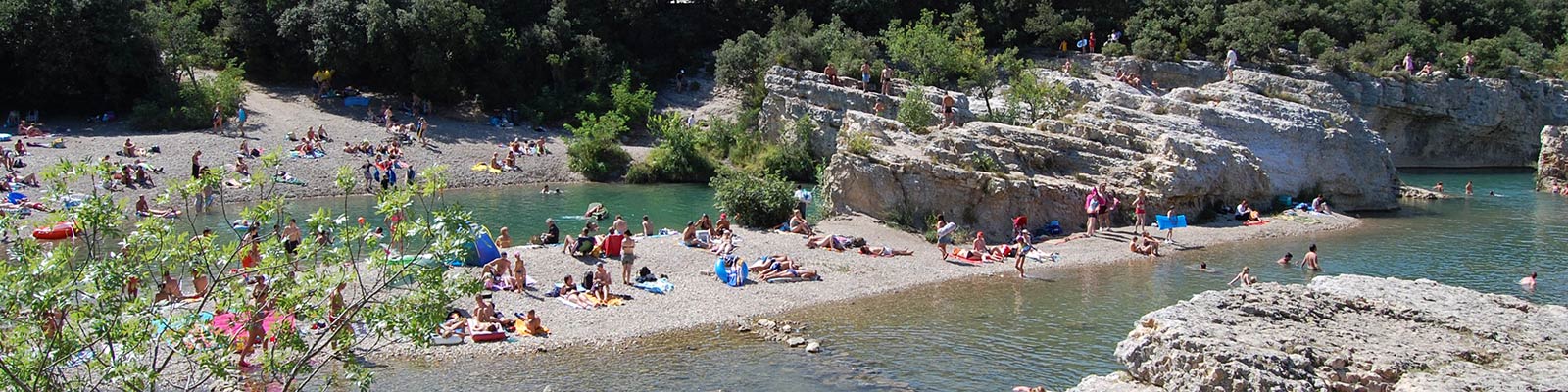 Camping aan de rivier Gard